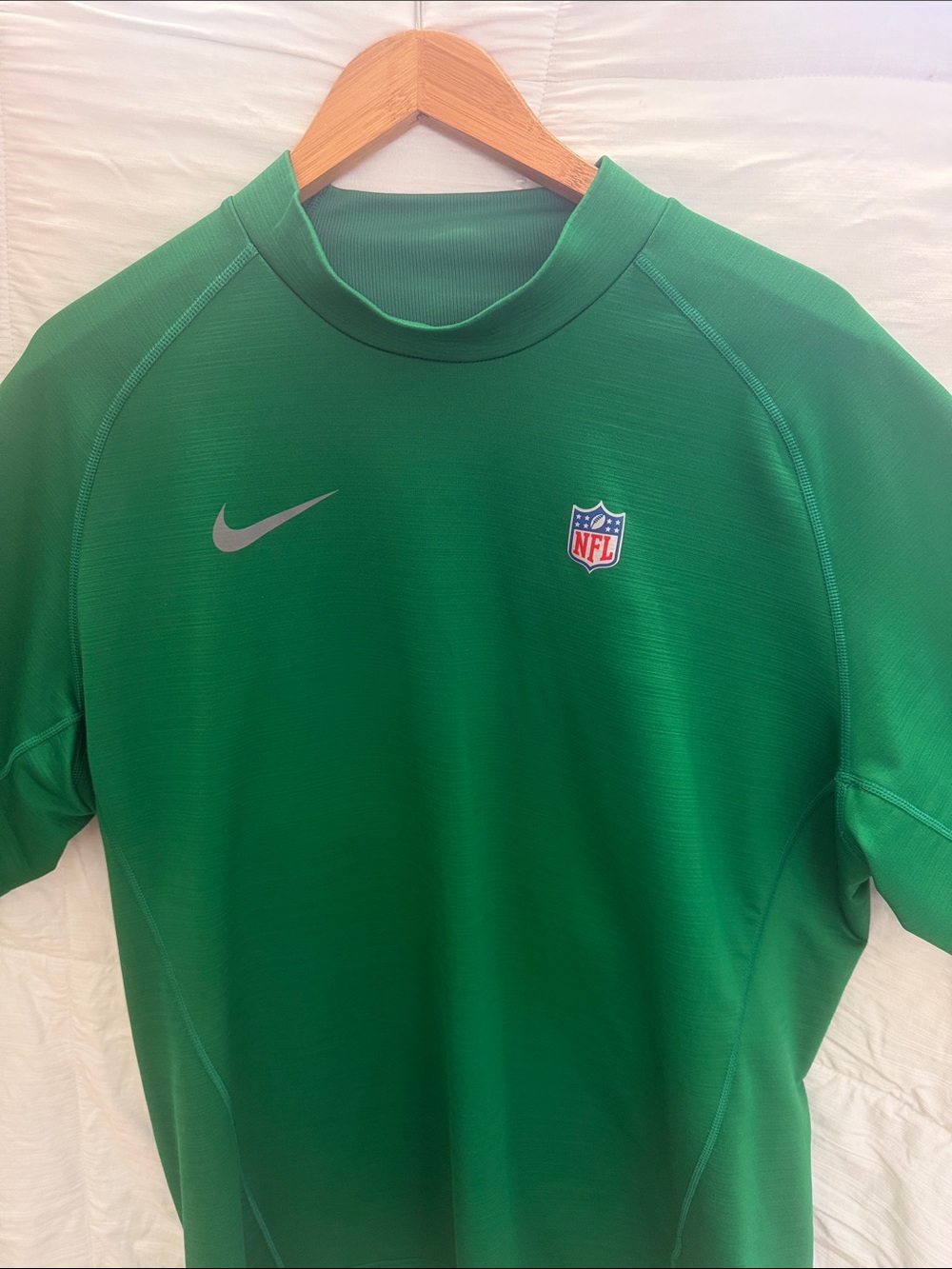 Nike Green long Sleeve NFL Performance Tee
GO BIRDS 🦅 fly eagle’s fly.